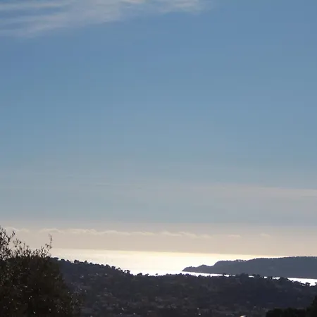 Villa Skyline