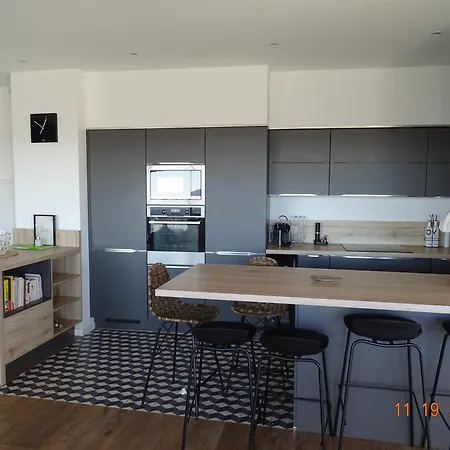 Skyline Villa *